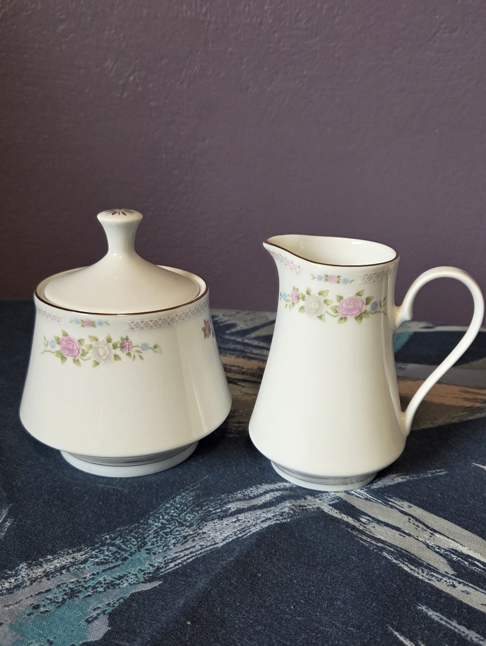 Crown Ming Fine China Jian Shiang “Bird Of Paradise” Cream and Sugar Bowl w/lid